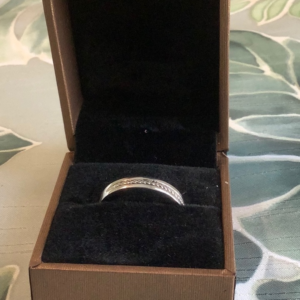 🦋 NWT Stainless Steel Beaded Ring, size 7